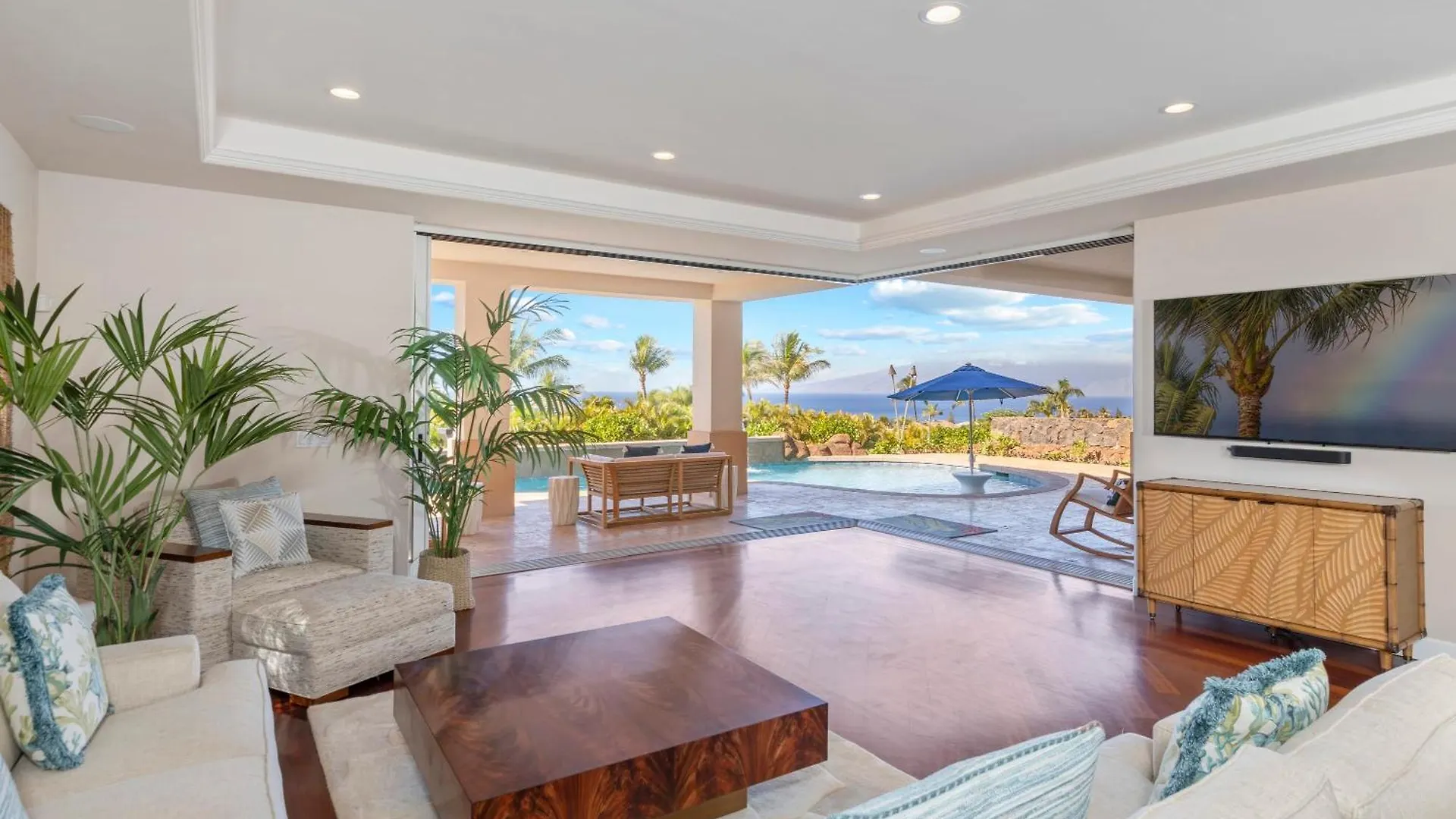 Breathtaking Oceanfront Lahaina Villa 0*,  USA