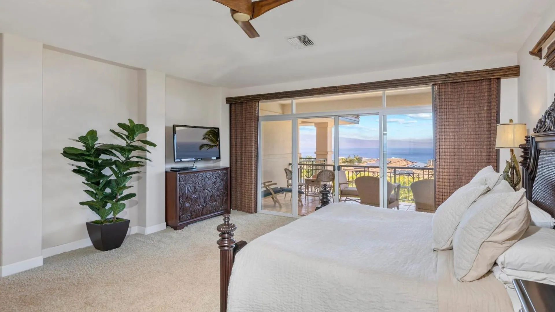 Breathtaking Oceanfront Lahaina Villa USA